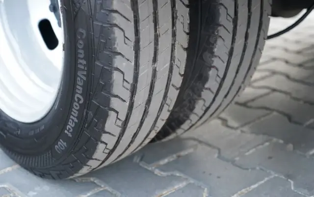 IVECO DAILY 35-180 / CHŁODNIA / AGREGAT CARRIER XARIOS 350 / HI-MATIC / BLIŹNIAK / SPROWADZONY 