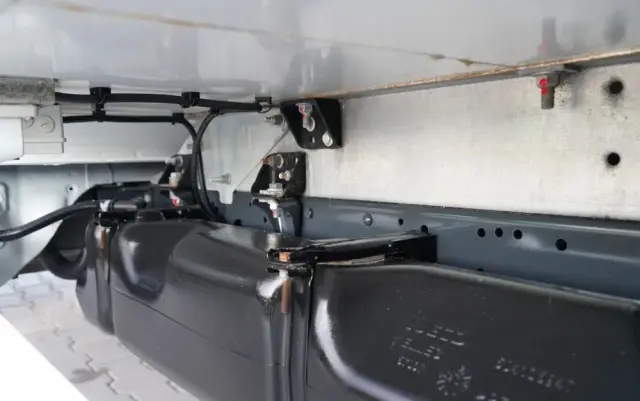 IVECO DAILY 35-180 / CHŁODNIA / AGREGAT CARRIER XARIOS 350 / HI-MATIC / BLIŹNIAK / SPROWADZONY 