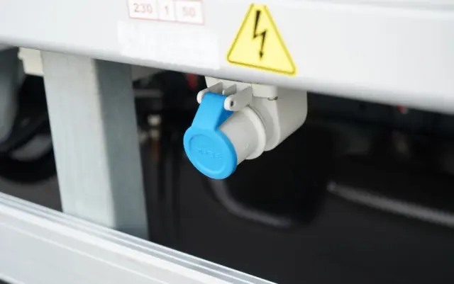 IVECO DAILY 35-180 / CHŁODNIA / AGREGAT CARRIER XARIOS 350 / HI-MATIC / BLIŹNIAK / SPROWADZONY 