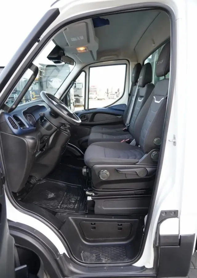 IVECO DAILY 35-180 / CHŁODNIA / AGREGAT CARRIER XARIOS 350 / HI-MATIC / BLIŹNIAK / SPROWADZONY 