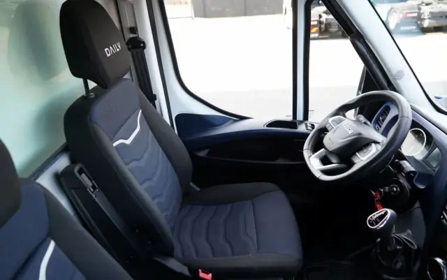 IVECO DAILY 35-180 / CHŁODNIA / AGREGAT CARRIER XARIOS 350 / HI-MATIC / BLIŹNIAK / SPROWADZONY 