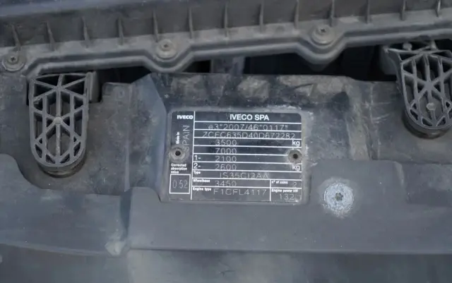 IVECO DAILY 35-180 / CHŁODNIA / AGREGAT CARRIER XARIOS 350 / HI-MATIC / BLIŹNIAK / SPROWADZONY 