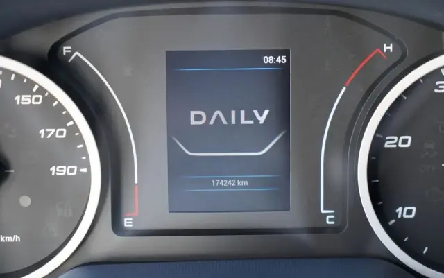 IVECO DAILY 35-180 / CHŁODNIA / AGREGAT CARRIER XARIOS 350 / HI-MATIC / BLIŹNIAK / SPROWADZONY 