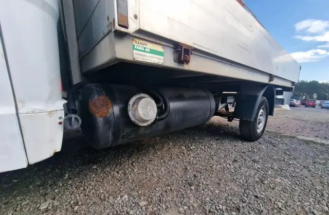 MERCEDES-BENZ 207 - 310 