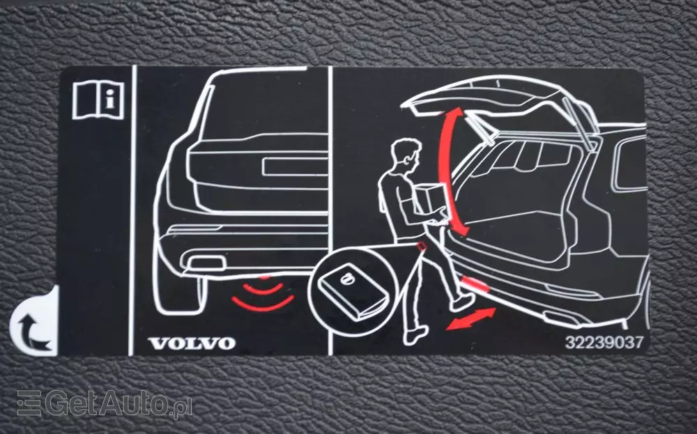 VOLVO S60 B5 B AWD Plus Dark