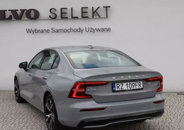 VOLVO S60 B5 B AWD Plus Dark