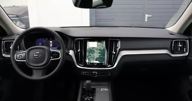 VOLVO S60 B5 B AWD Plus Dark