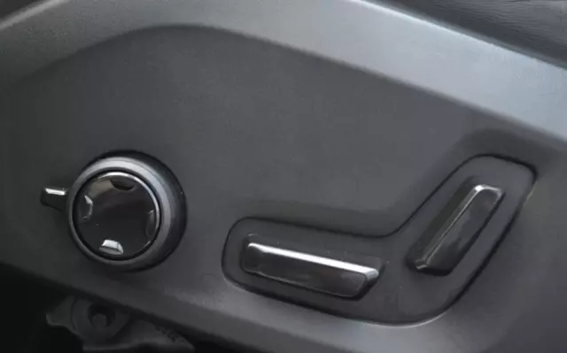 VOLVO S60 B5 B AWD Plus Dark