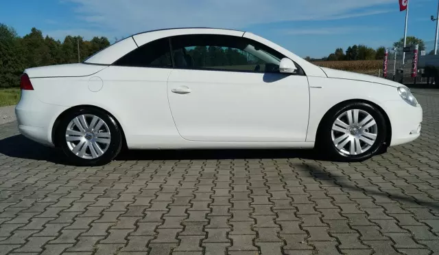 VOLKSWAGEN Eos 
