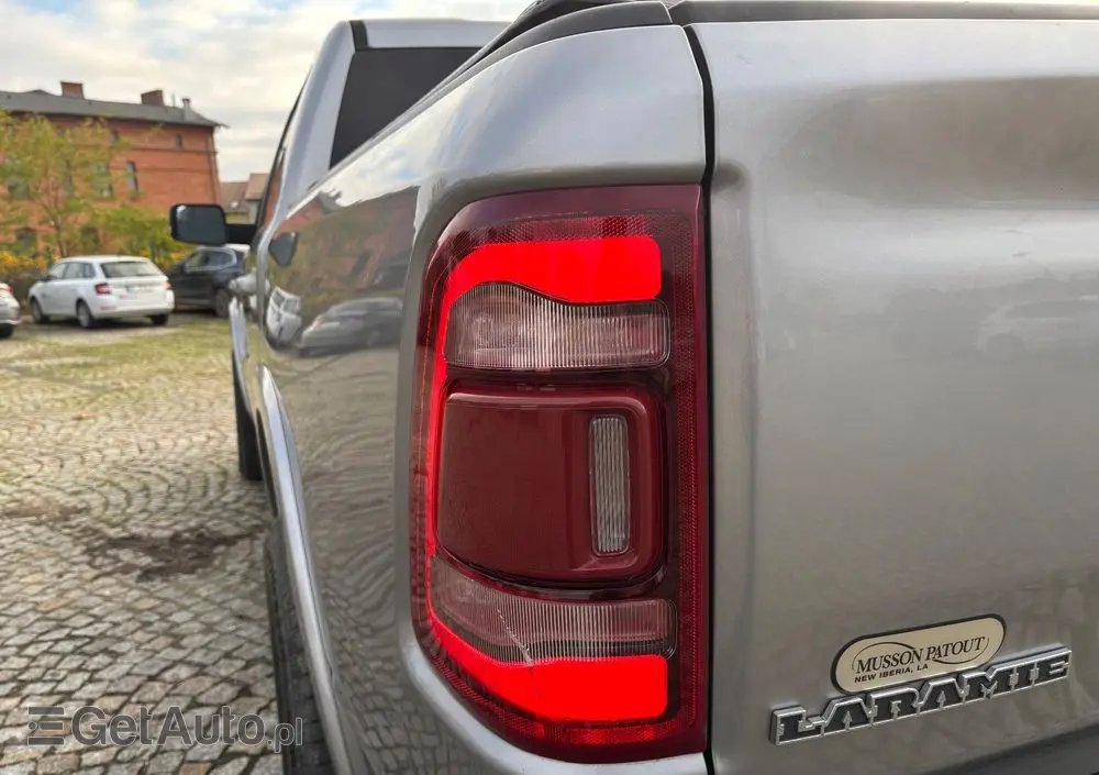 RAM 1500 Quad Cab Laramie
