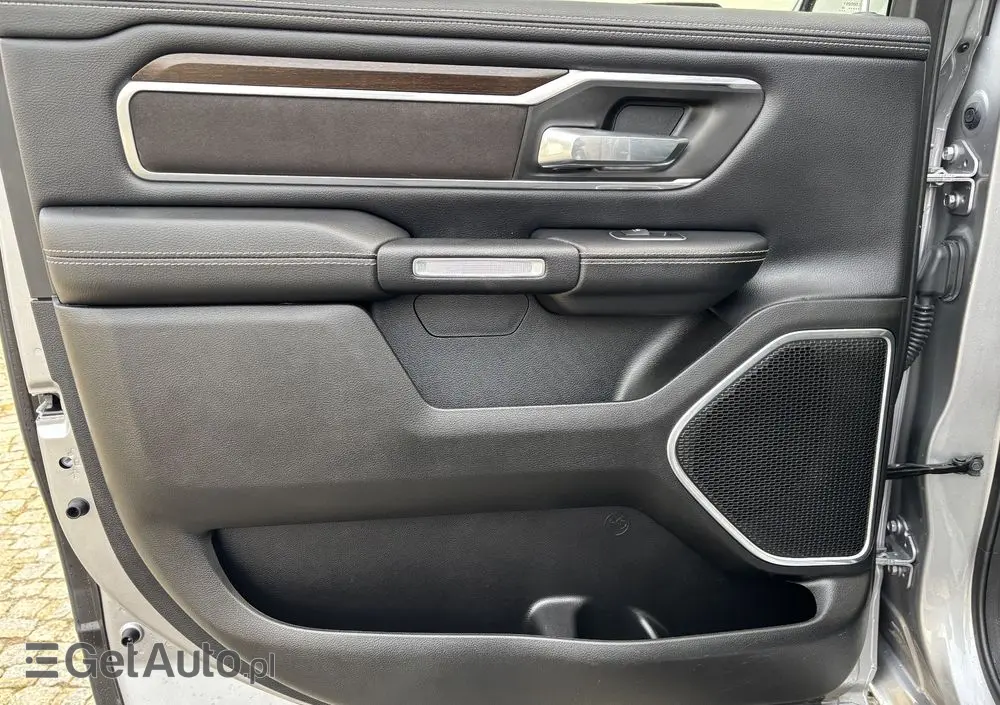 RAM 1500 Quad Cab Laramie