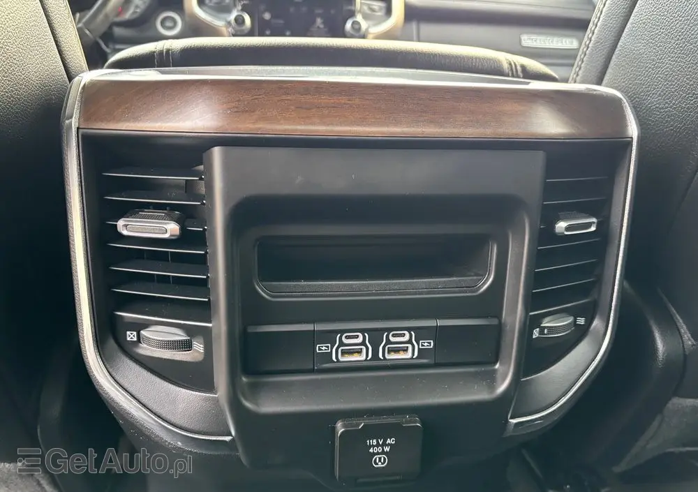 RAM 1500 Quad Cab Laramie