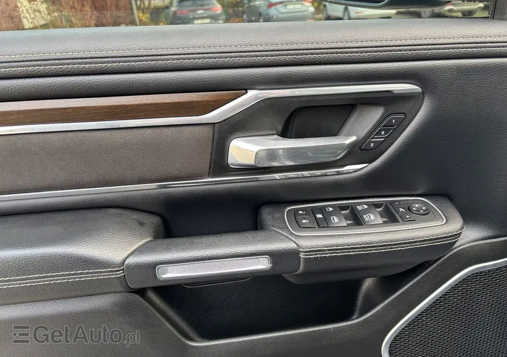 RAM 1500 Quad Cab Laramie