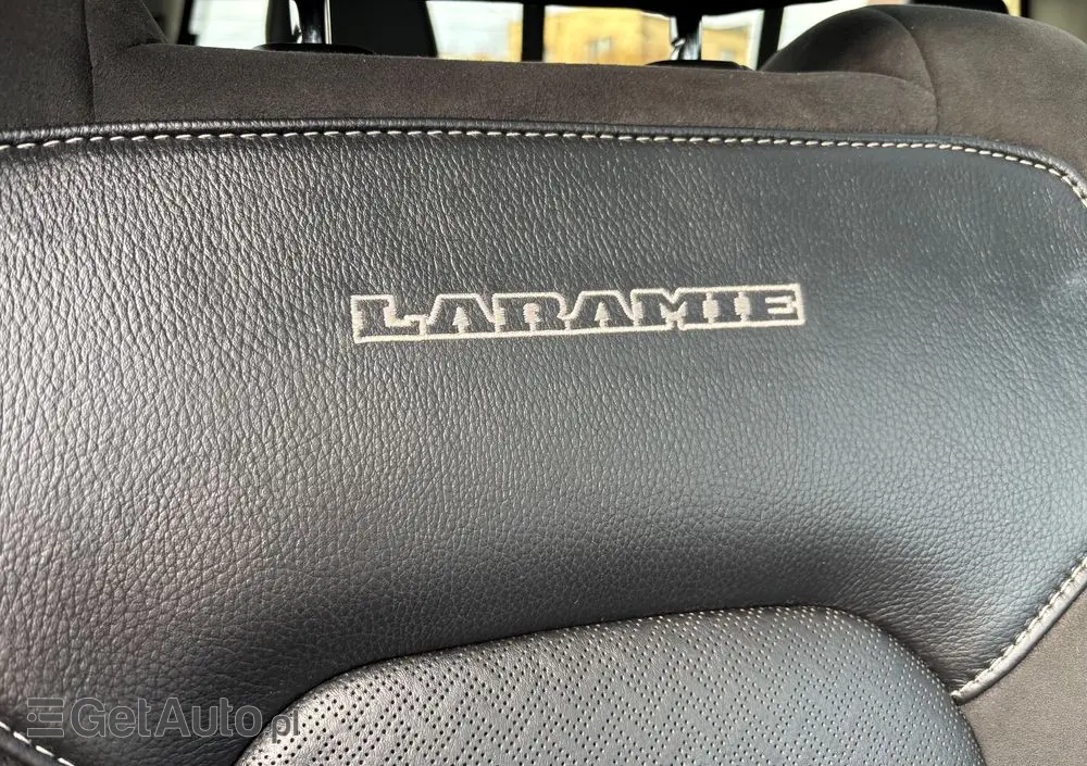 RAM 1500 Quad Cab Laramie