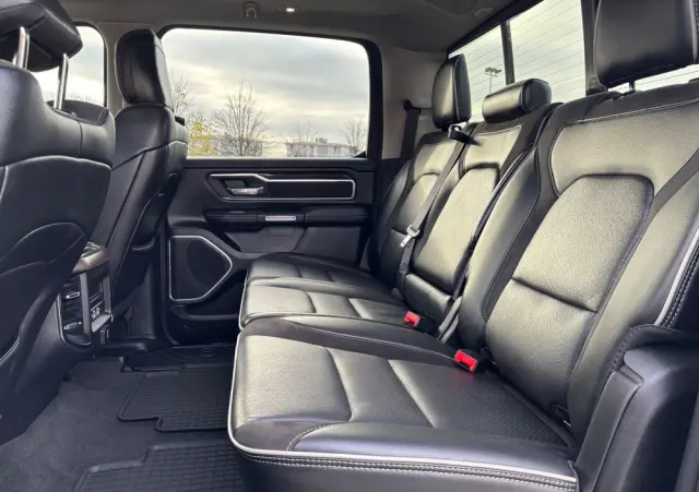 RAM 1500 Quad Cab Laramie