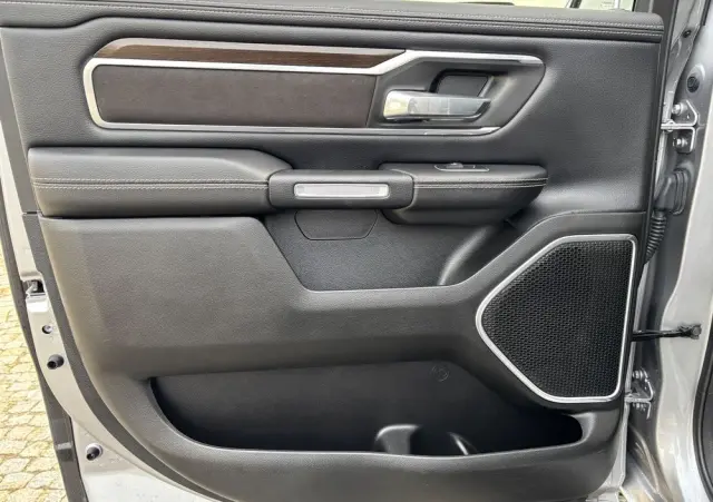 RAM 1500 Quad Cab Laramie