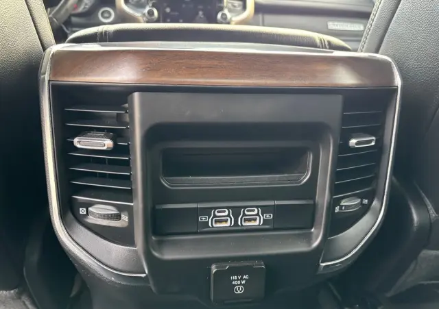 RAM 1500 Quad Cab Laramie