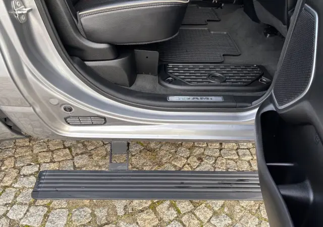 RAM 1500 Quad Cab Laramie