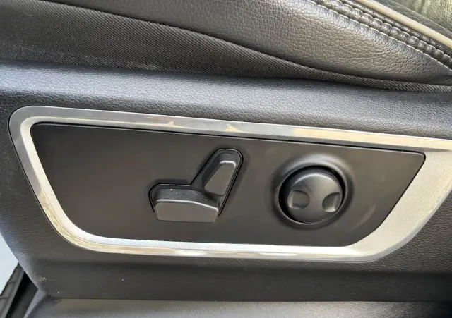 RAM 1500 Quad Cab Laramie