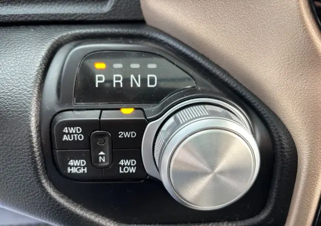 RAM 1500 Quad Cab Laramie