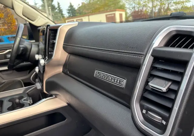 RAM 1500 Quad Cab Laramie