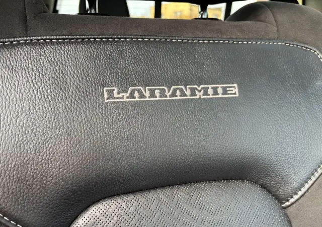 RAM 1500 Quad Cab Laramie