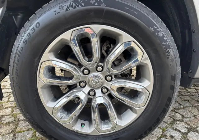 RAM 1500 Quad Cab Laramie