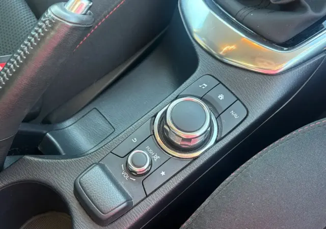 MAZDA 2 SKYACTIV-D 105 Exclusive-Line