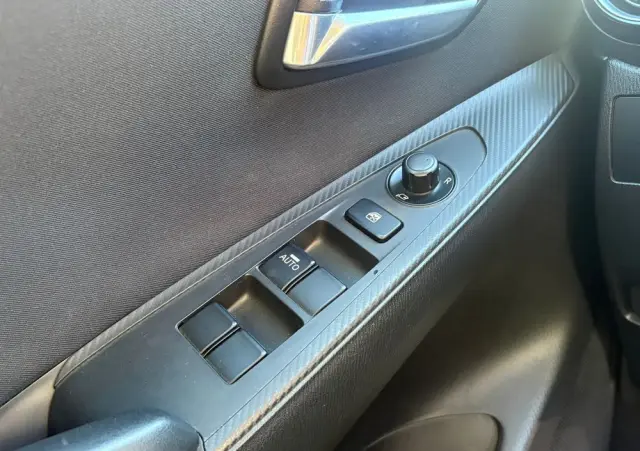 MAZDA 2 SKYACTIV-D 105 Exclusive-Line