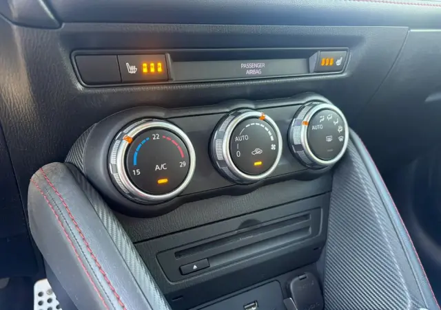 MAZDA 2 SKYACTIV-D 105 Exclusive-Line