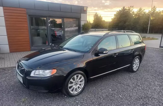 VOLVO V70 