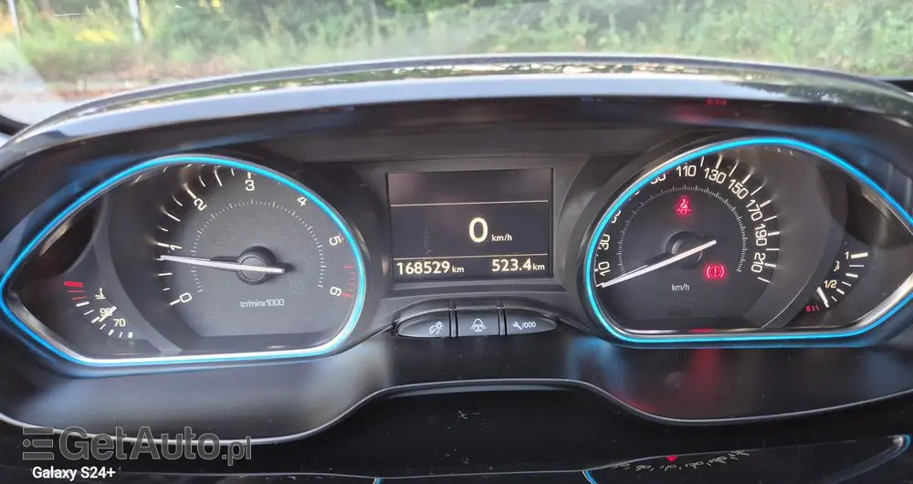 PEUGEOT 2008 1.6 BlueHDi Allure