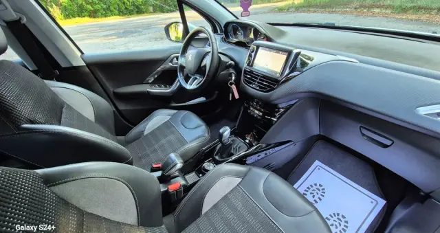 PEUGEOT 2008 1.6 BlueHDi Allure