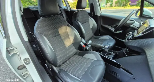 PEUGEOT 2008 1.6 BlueHDi Allure