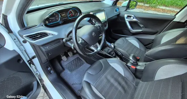 PEUGEOT 2008 1.6 BlueHDi Allure