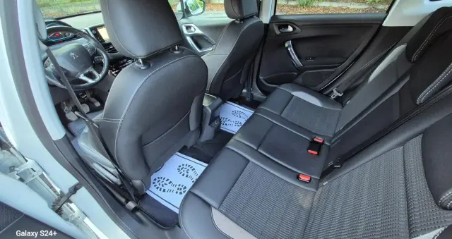 PEUGEOT 2008 1.6 BlueHDi Allure