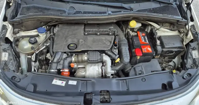 PEUGEOT 2008 1.6 BlueHDi Allure