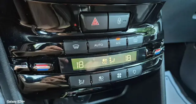 PEUGEOT 2008 1.6 BlueHDi Allure