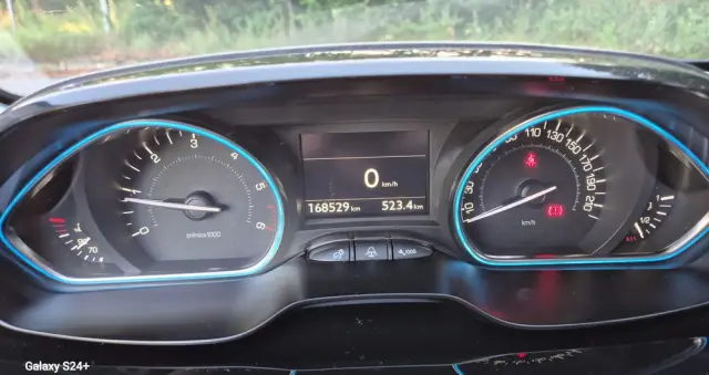 PEUGEOT 2008 1.6 BlueHDi Allure