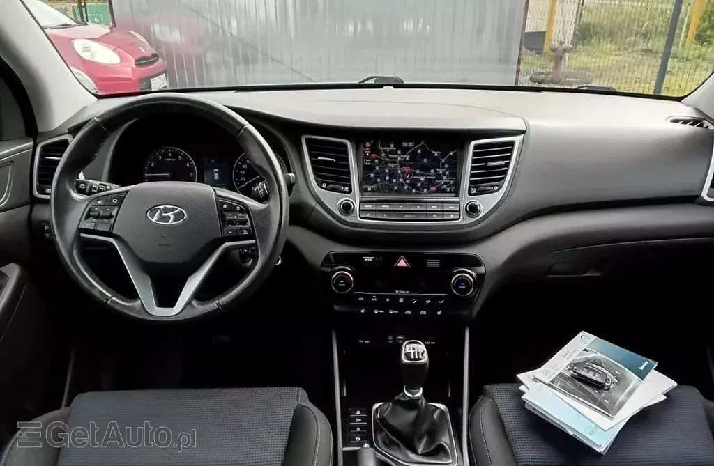 HYUNDAI Tucson 