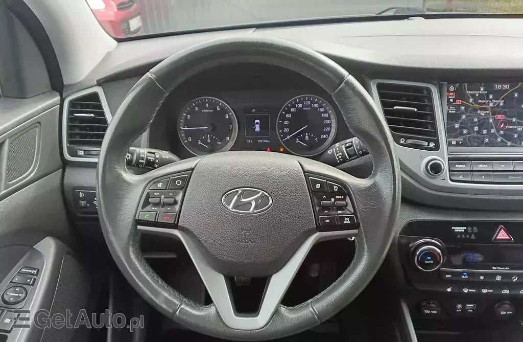 HYUNDAI Tucson 