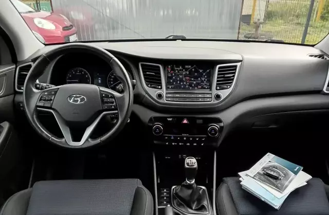 HYUNDAI Tucson 