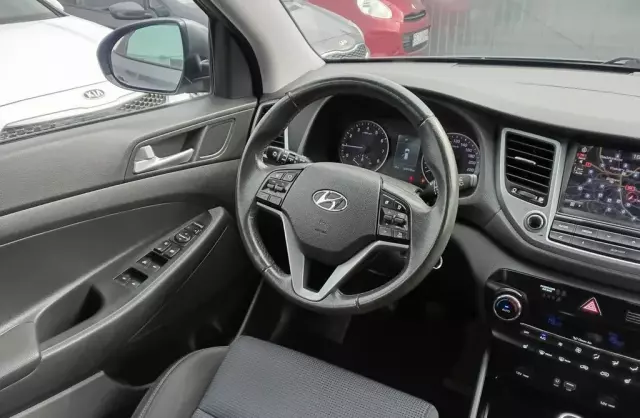 HYUNDAI Tucson 