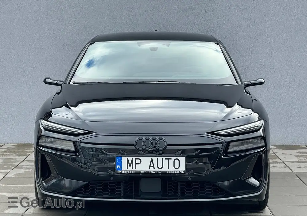 AUDI S6 Avant e-tron 