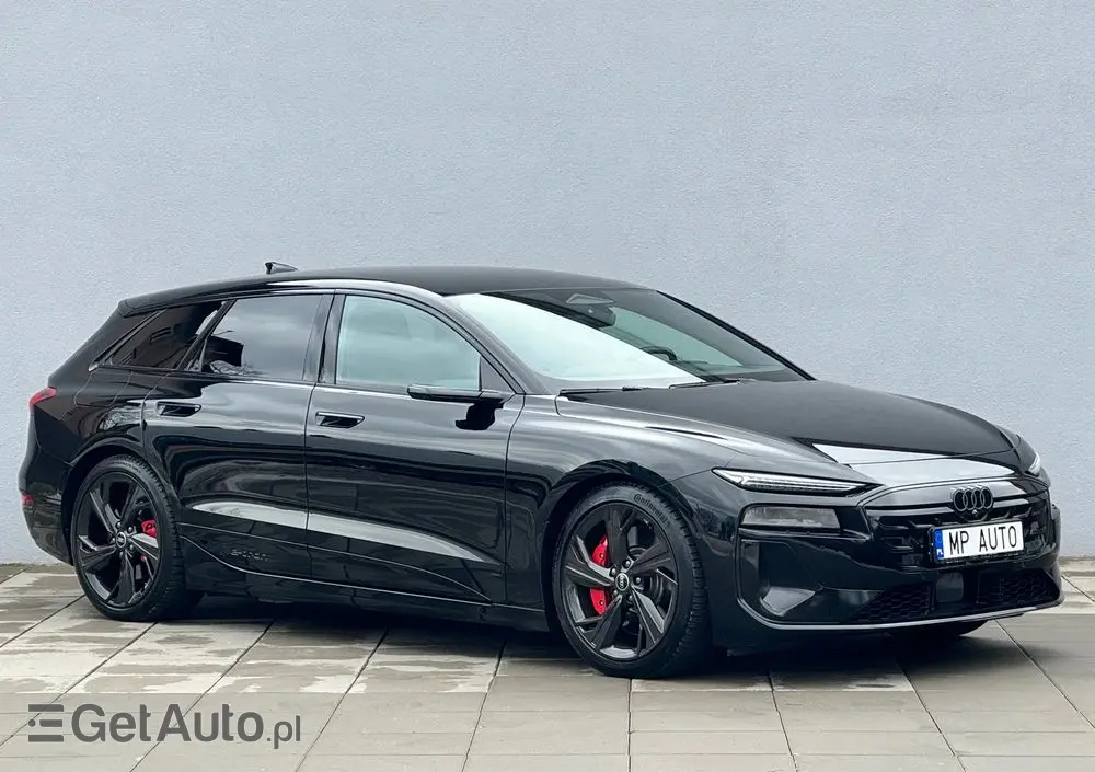 AUDI S6 Avant e-tron 