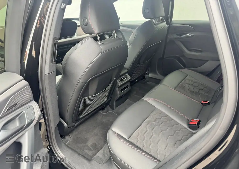 AUDI S6 Avant e-tron 