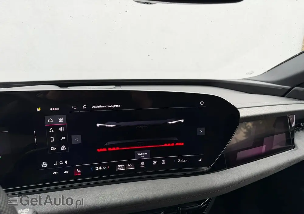 AUDI S6 Avant e-tron 