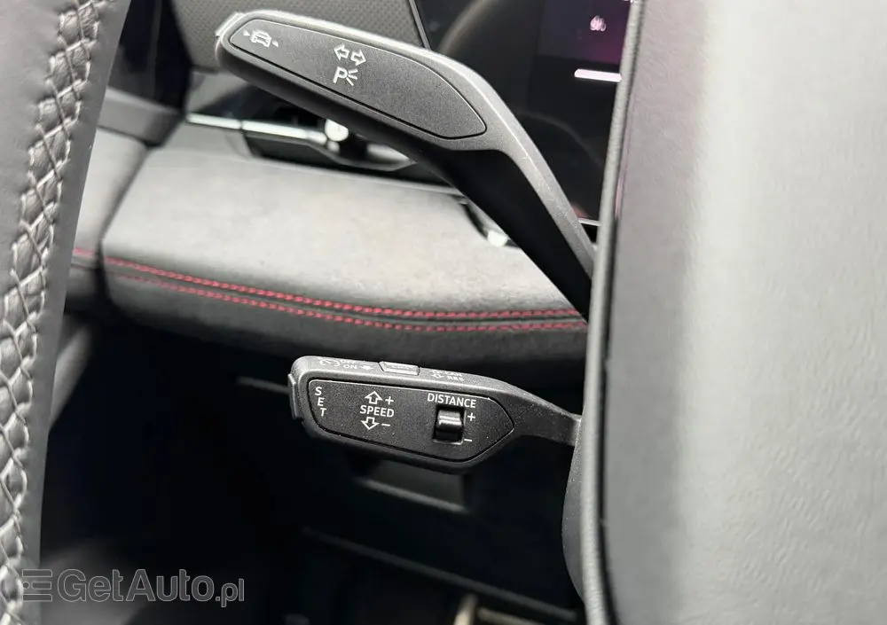 AUDI S6 Avant e-tron 