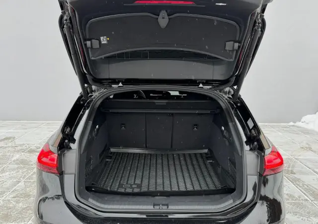 AUDI S6 Avant e-tron 