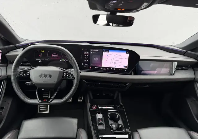 AUDI S6 Avant e-tron 